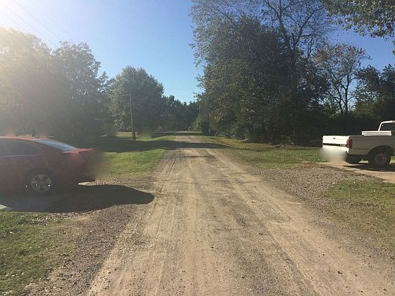 4th image of 3822 Martin Ln