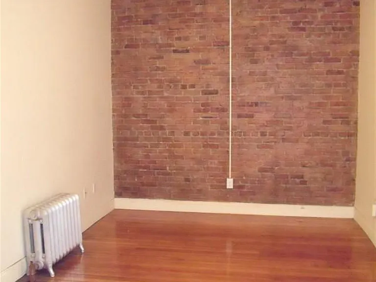 217 Highland Ave #2 — Photo 4