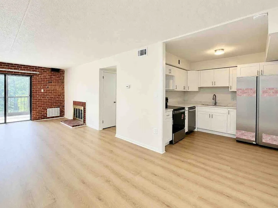 2 bed, 2.0 bath, 1200 sqft, $1,980 — Photo 2