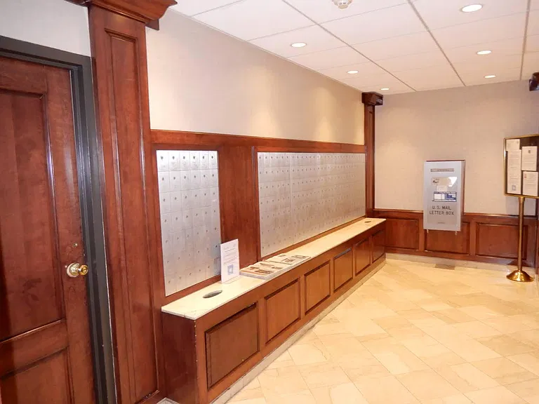 9 Hawthorne Pl #6J — Photo 10