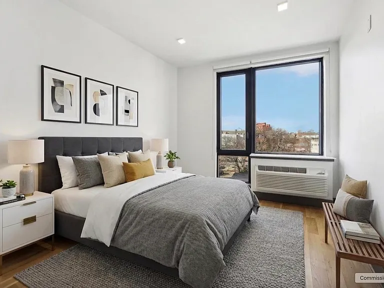 424 Arlington Ave #305 — Photo 4