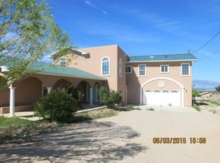 1210 Stinson St SW, Albuquerque, NM 87121