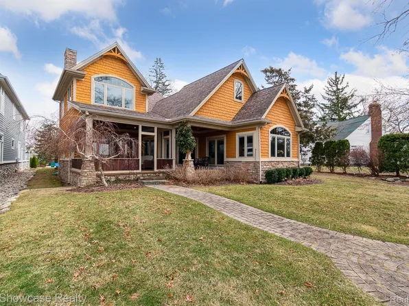 3520 Edgewood Park Dr, Commerce Township, MI 48382