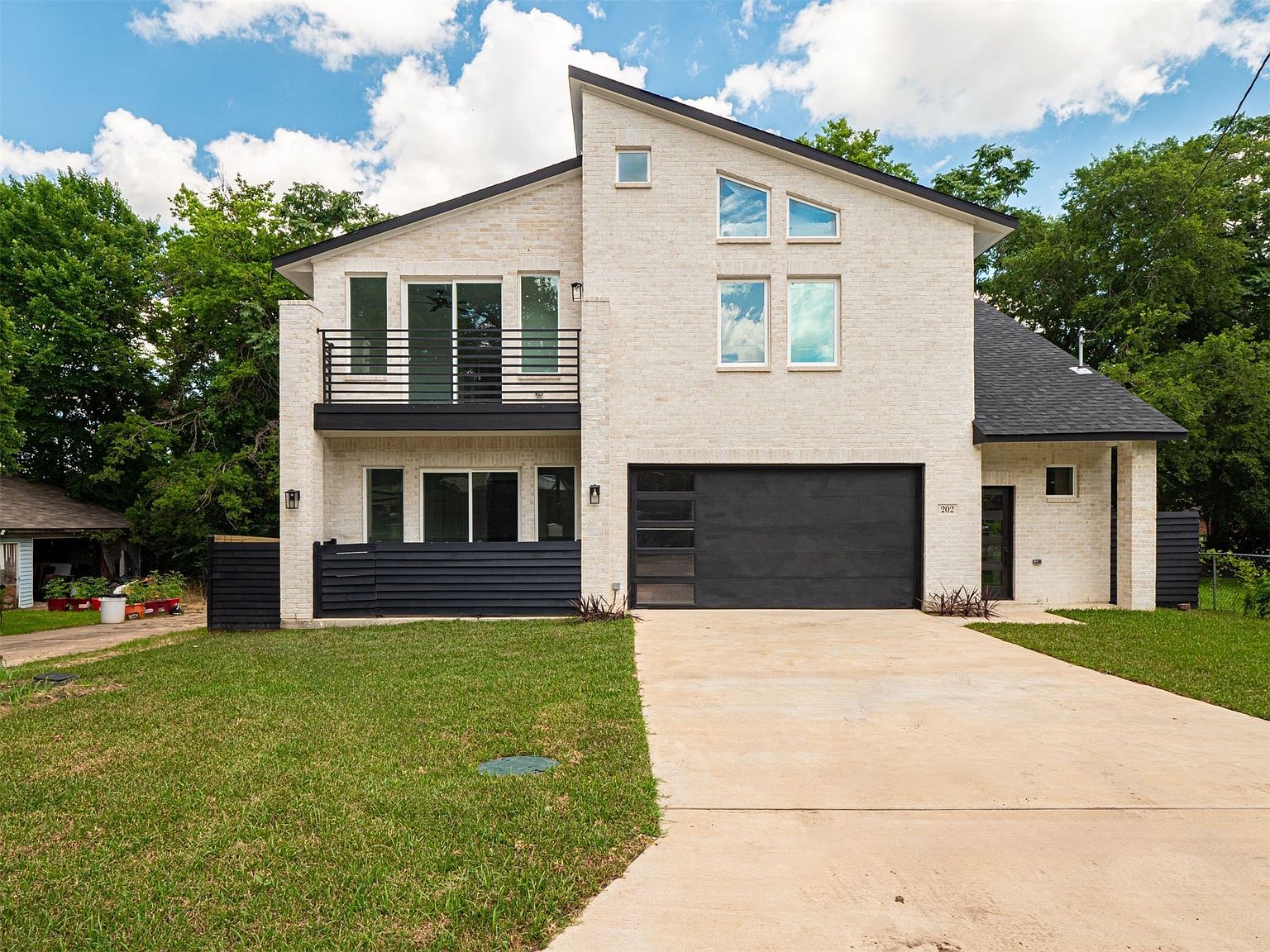 202 Wykagyl St, Kaufman, TX 75142 Zillow