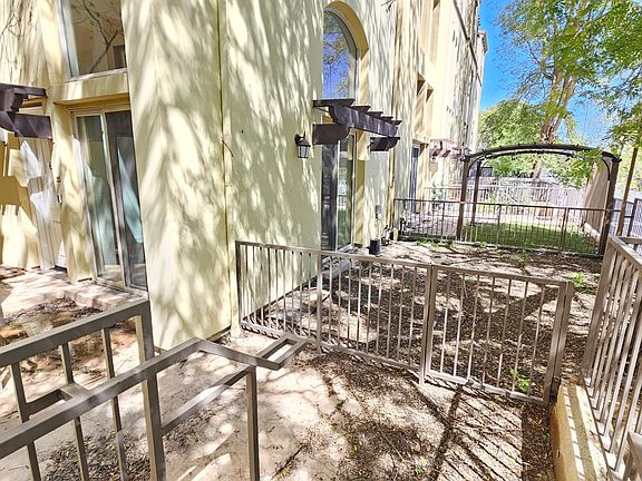 5th image of 23132 Sherman Pl #A601