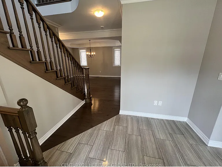 860 Elvidge Trl — Photo 5