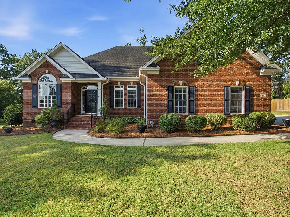1st image of 417 Holly Berry Cir