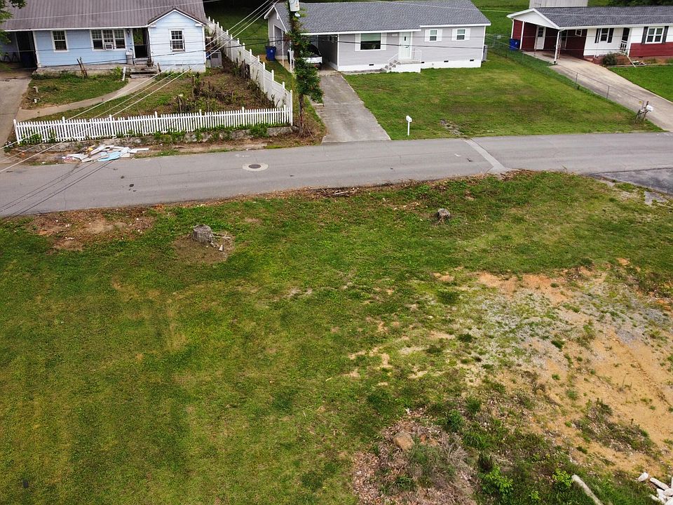 2nd image of 3 Sunset Dr NW