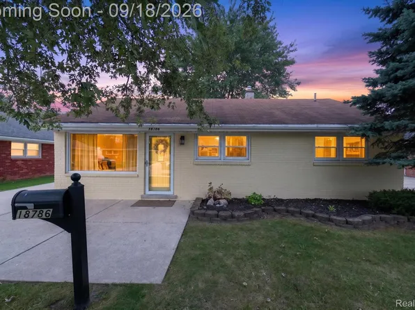 18786 Hinton St, Riverview, MI 48193