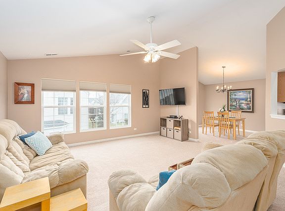 4th image of 24841 Franklin Ln