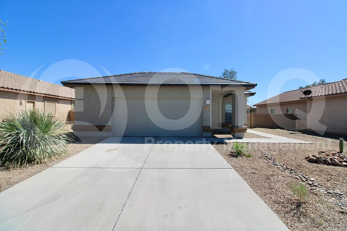 3 bed, 2.0 bath, 1265 sqft, $1,699 — Photo 1