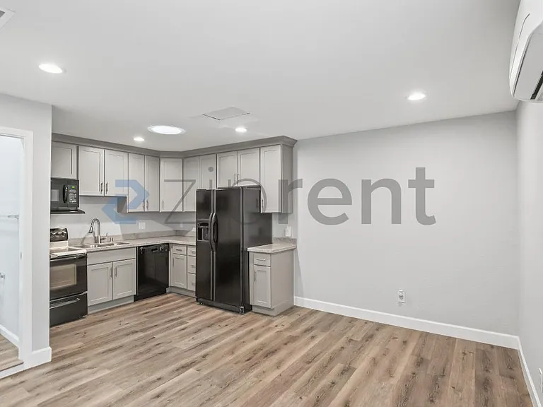 1416 Rue Avati #3 — Photo 4