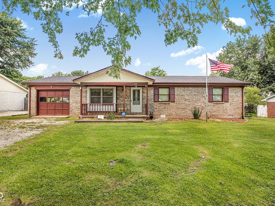 1st image of 618 Meadows Dr