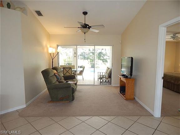 4th image of 4342 SW 25th Ave