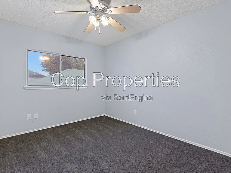 8118 Stagwood Hl — Photo 22