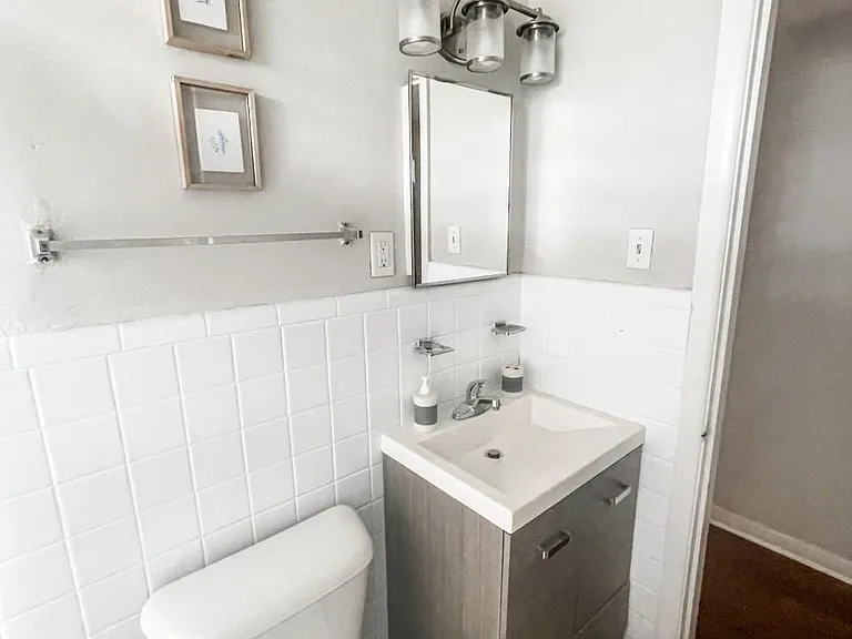 612 S Hanley Rd #1N — Photo 7