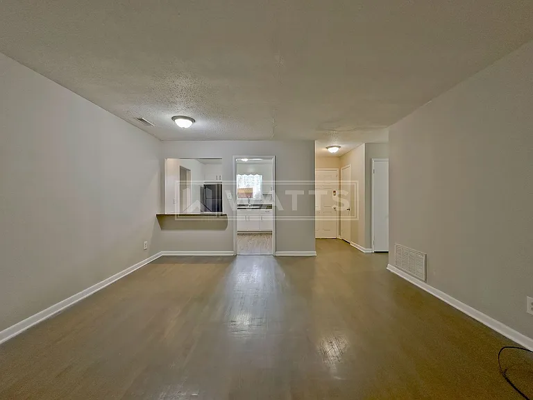 1400 Freda Dr — Photo 4