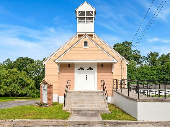 2nd image of 217 Church St