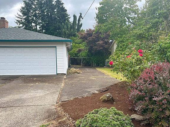 2nd image of 15560 SE Thorville Ave
