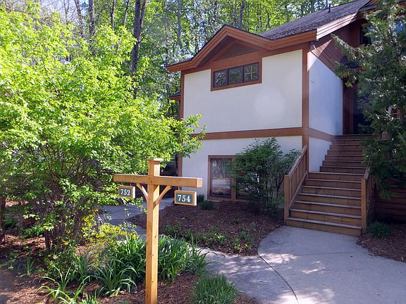 2nd image of 2094 Deerview Dr