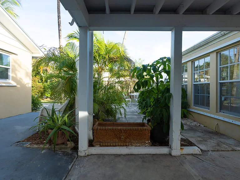 245 Cortez Rd — Photo 25