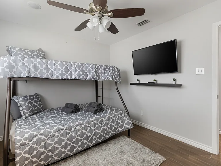 2620 Catalina Way — Photo 18