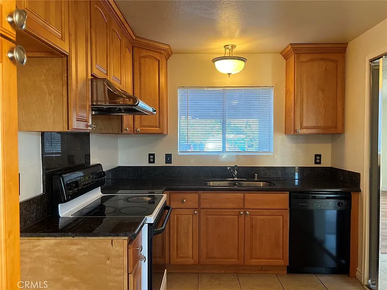 238 Hillcrest Dr — Photo 9