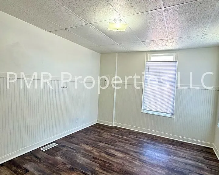 401 S 15th St — Photo 5