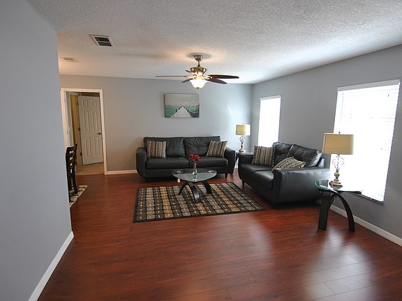 2nd image of 2771 Elmhurst Cir
