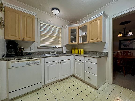 5th image of 2507 Churchill Dr