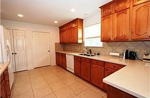 3rd image of 144 Halliburton Ct
