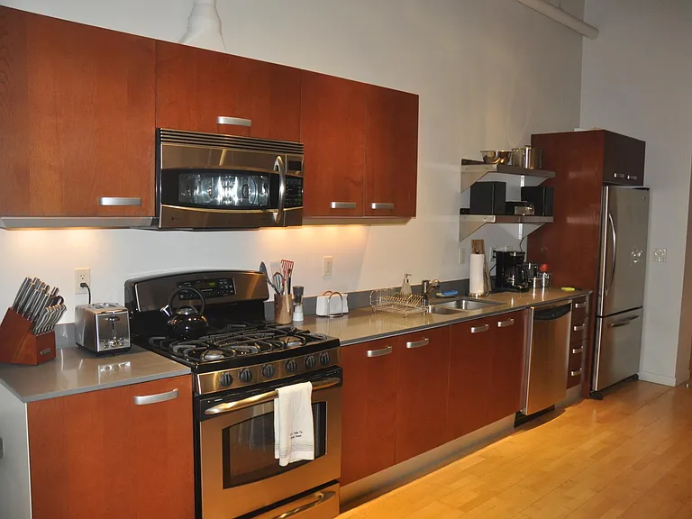 231 Robinson St #R-330 — Photo 37
