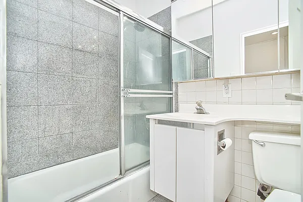 Rented by Living New York | media 23