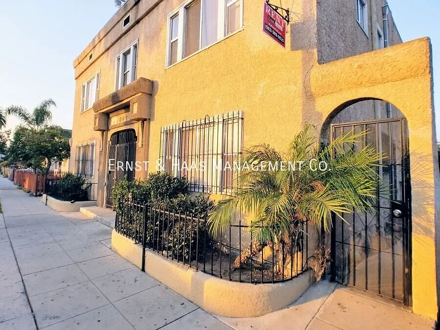 847 Cerritos Ave #6