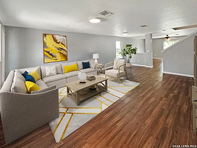 4 bed, 2.5 bath, 2165 sqft, $1,700 — Photo 3