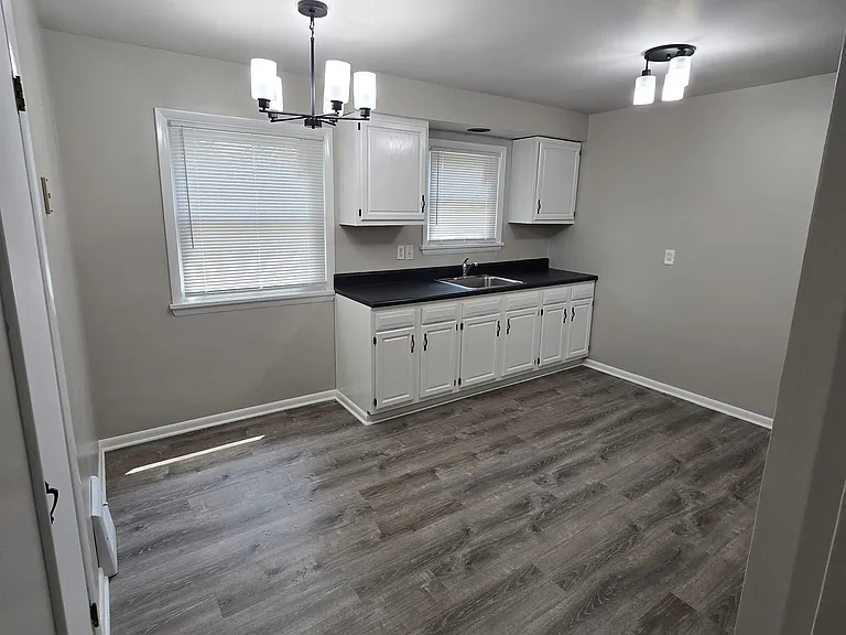 12328 Park Knoll Dr — Photo 5