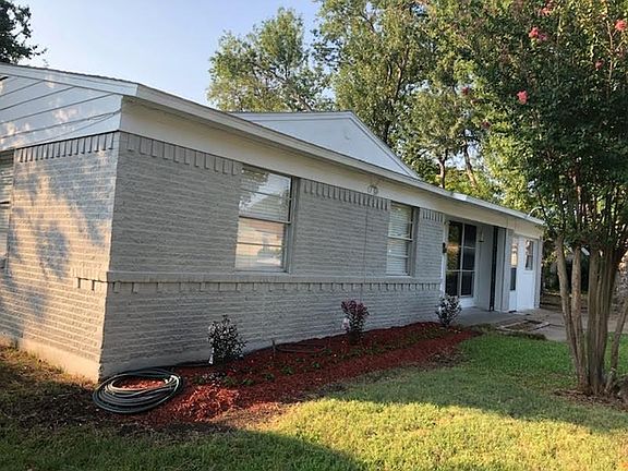 2nd image of 3105 Caribbean Dr