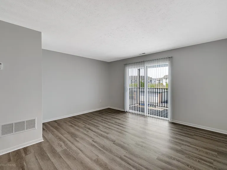 Port Crossing Apartments — Photo 64