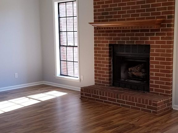 5th image of 532 Deerfield Dr