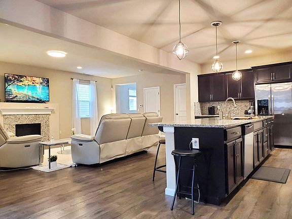Large Great Room - Open Floor Plan