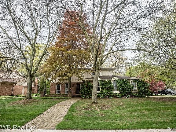2nd image of 3167 Newport Ct