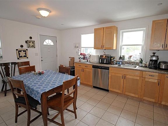 4th image of 14 Webers Ct