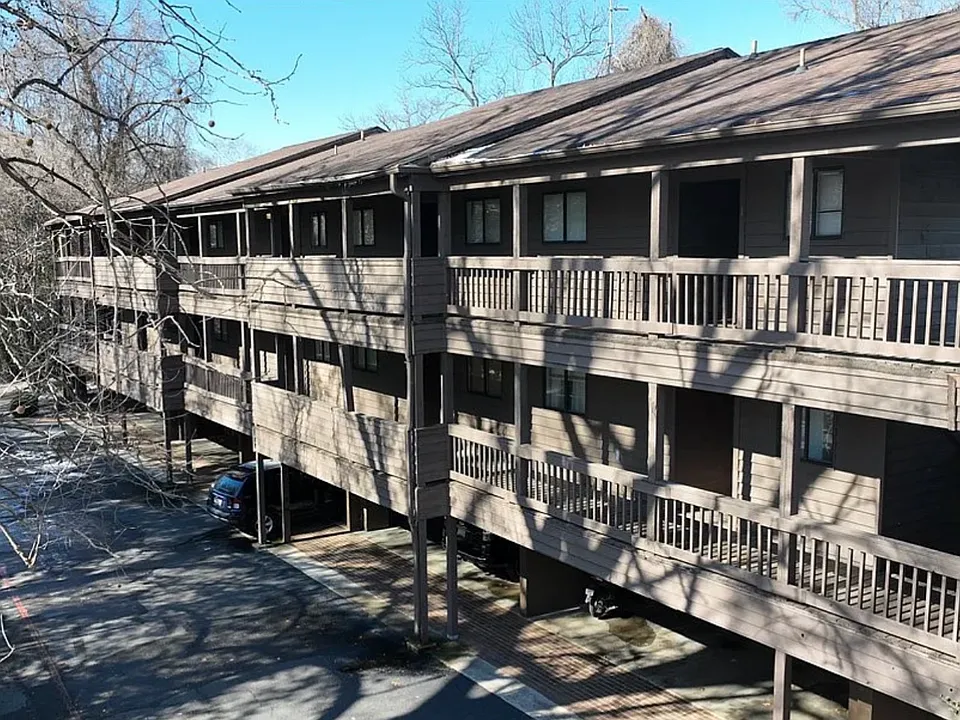 110 N Clemson Ave