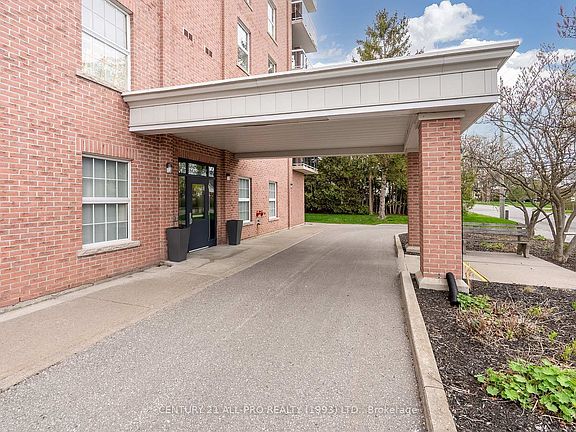 3rd image of 130 Queen St #3C