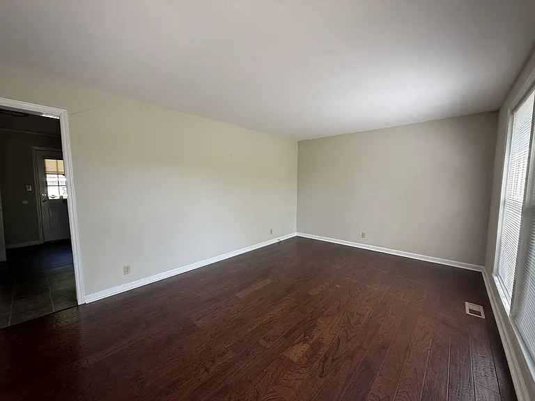 1511 Cavern Ct — Photo 2