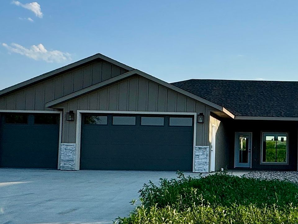 1st image of 601 Mill Pond Rd #2