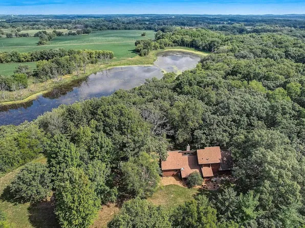 134 Craig Road, Edgerton, WI 53534