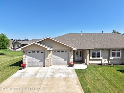 1492 Sagebrush Ct, Dickinson, ND, 58601