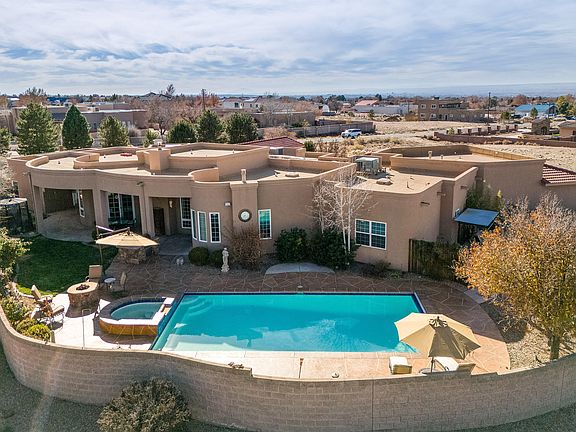 4th image of 9801 San Bernardino Ct NE