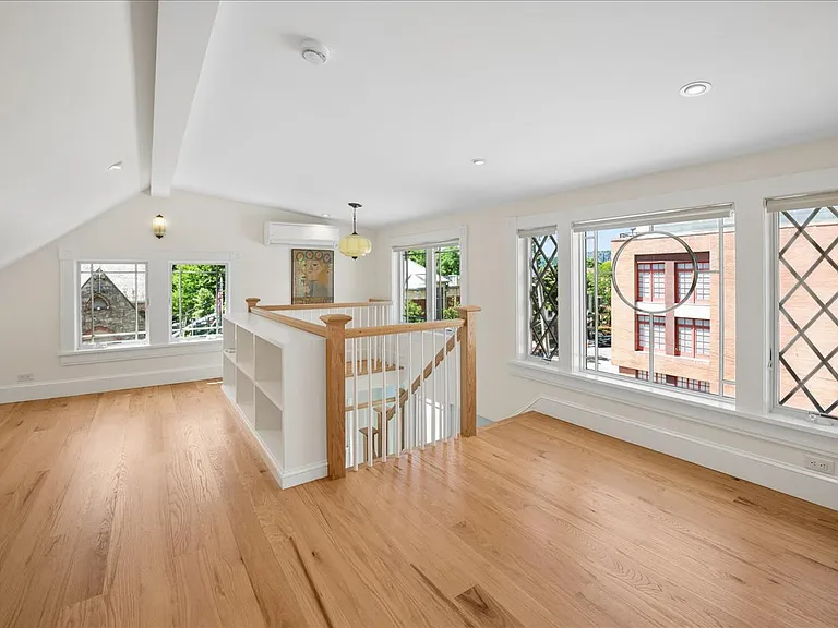 51 Main St #51 — Photo 33